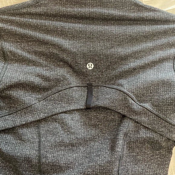 Lululemon Define Jacket size 4 - Picture 4 of 7